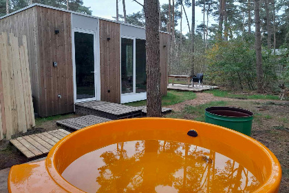 001 Modern 4 persoons vakantiehuis met hottub, prachtig gelegen in Gierle, Belgie