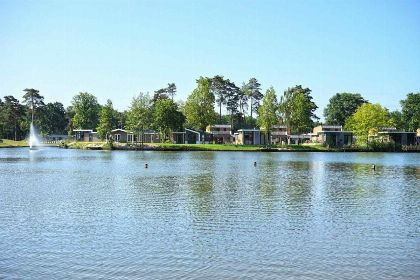 011 6 persoons chalet op park aan meer