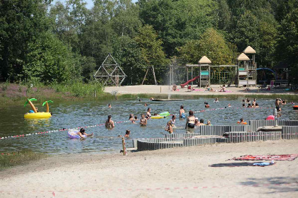 010 Leuke 6 persoons mobile home op Vakantiepark Baalse Hei in het Belgische Turnhout