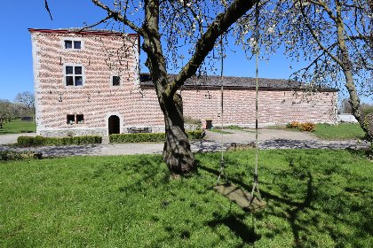 037 La Tour de la Chapelle 037 La Tour de la Chapelle