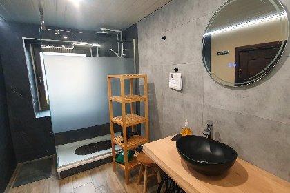 012 Les Pierris near F1 circuit