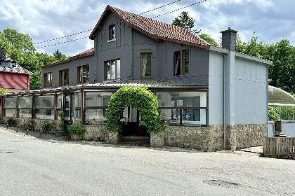 005 Aux Berges du Lac