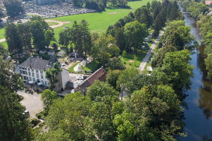 018 Authentiek 4 persoons kasteelappartement gelegen op een camping in de Ardennen