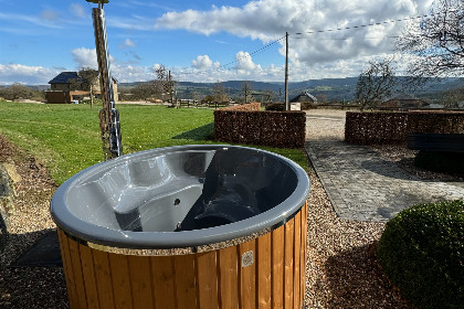 027 Ruime 15 persoons groepsaccommodatie met hottub in Francheville, nabij Spa