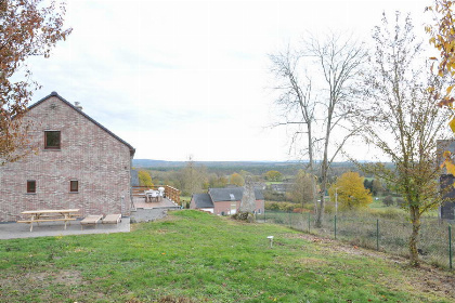 010 Prachtig 9 persoons vakantiehuis met een heerlijk uitzicht over de Ardennen