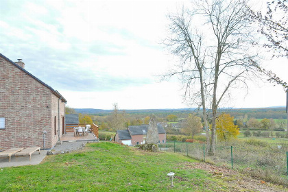 014 Prachtig 9 persoons vakantiehuis met een heerlijk uitzicht over de Ardennen