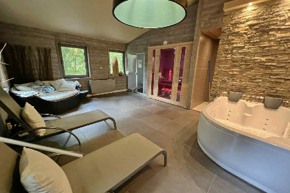 026 Luxe 18 persoons wellness groepsaccommodatie in de Ardennen