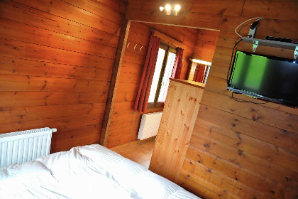 010 Knusse wellness bungalow voor 9 personen met sauna, stoombad en bubbelbad