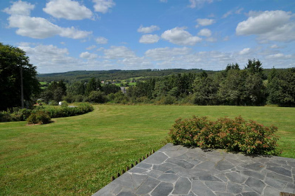 009 Supermooie 9 pers. vakantiehuis is gelegen in de Ardennen   prachtig uitzicht