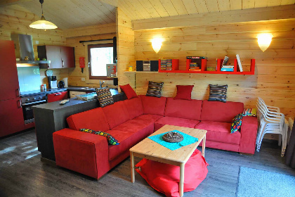 002 Compact chalet voor 8 personen midden in de bossen in de Ardennen