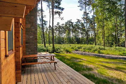 004 Compact chalet voor 8 personen midden in de bossen in de Ardennen