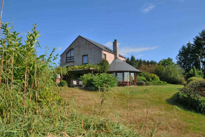 003 11 persoons villa met zwembad in hartje Ardennen