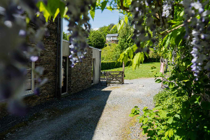 001 Prachtig gelegen 32 pers. accommodatie met ruime tuin en bosrijk uitzicht in de Ardennen