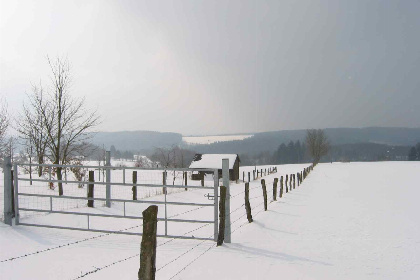 030 Prachtig gelegen 32 pers. accommodatie met ruime tuin en bosrijk uitzicht in de Ardennen