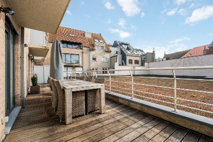 003 Jacob Van Maerlant   V1   garage