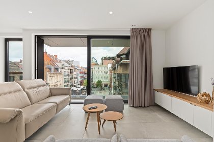 001 Maple Leaf   03.02   garage