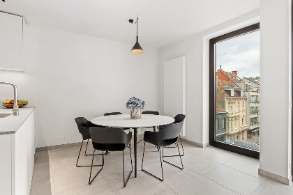 006 Maple Leaf   03.02   garage