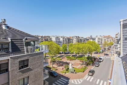 009 Piazza   0402   Parking 4