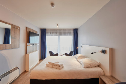 000 Studio met gedeeltelijk zeezicht zonder balkon| 2p 000 Studio met gedeeltelijk zeezicht zonder balkon| 2p