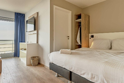 004 Suite met gedeeltelijk zeezicht zonder balkon| 4p