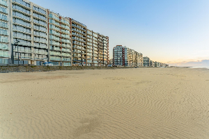 10 hoog aan zee