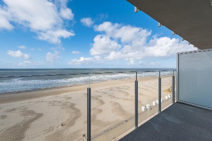 003 Canberra   0803   park. 10