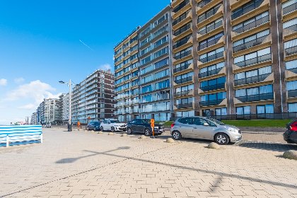 004 Canberra   0803   park. 10