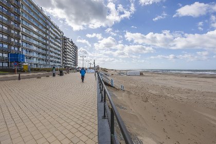 016 Espace II   0102   box 2 (Magnum)