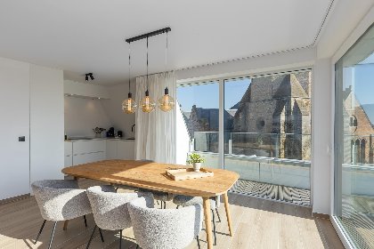 004 Green Lane The Sun   0401   box 60