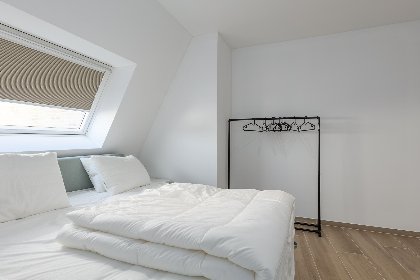 011 Green Lane The Sun   0401   box 60