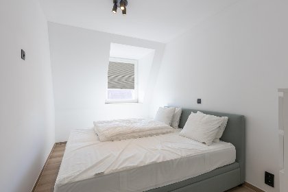 014 Green Lane The Sun   0401   box 60