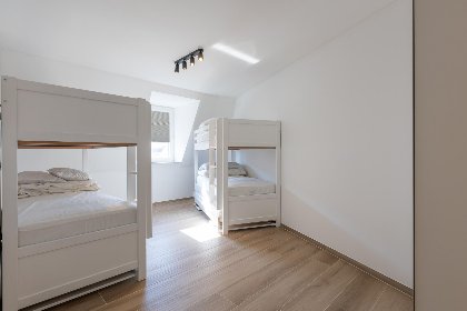 018 Green Lane The Sun   0401   box 60