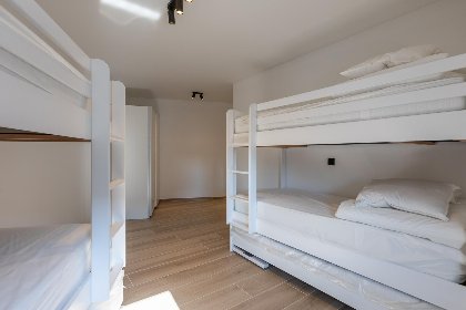 020 Green Lane The Sun   0401   box 60