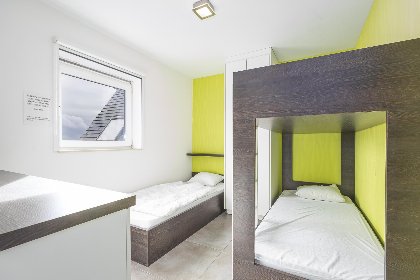 010 Kingston I   0701   parking 3