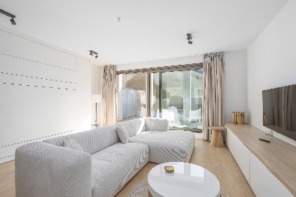 001 Omnia 7   0103   park. 5