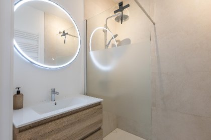 010 Omnia 7   0103   park. 5