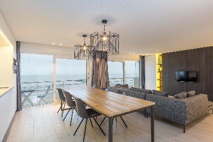 002 Sea View   0509   box 39 (Green Garden)