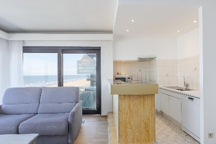 002 Twins   0503   park. 10