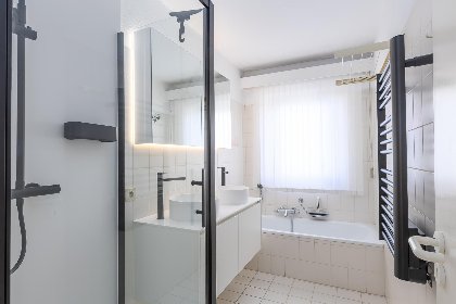 008 Twins   0503   park. 10