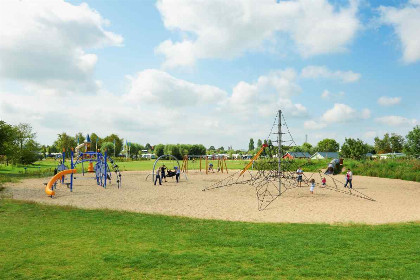 017 Sfeervolle 6 persoons chalet op een vakantiepark dichtbij de Belgische Kust
