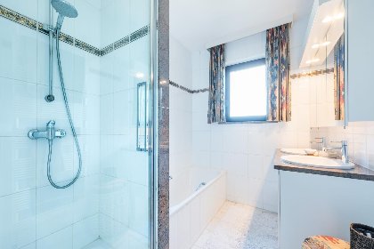 009 Aubepine premier