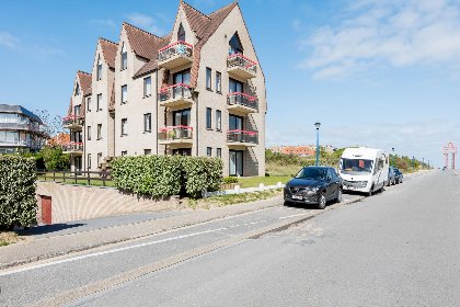 011 Aubepine premier