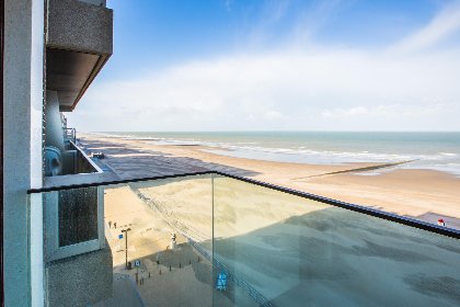 001 Les Amiraux   0701   box 2