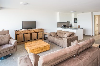 006 Les Amiraux   0701   box 2