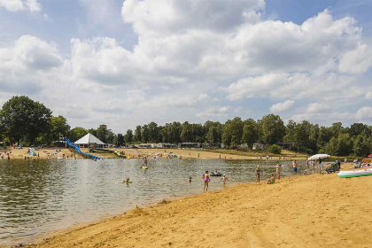 018 Bijzonder twee persoons cabin op vakantiepark Wilsumer Berge