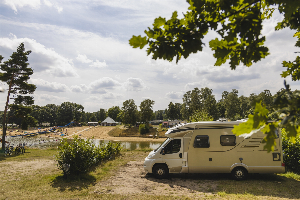 Comfort kampeerplaats aan het water