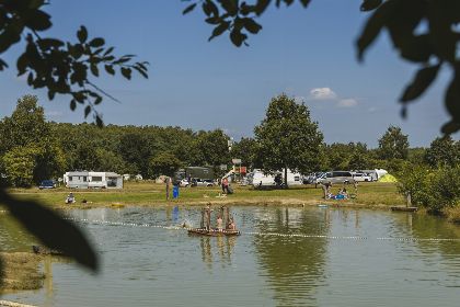 001 Comfort kampeerplaats aan het water