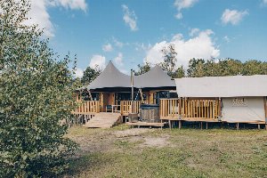 Glamfield Lodge Deluxe met hottub | 4 Pers