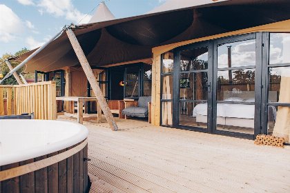 007 Glamfield Lodge Deluxe met hottub | 4 Pers