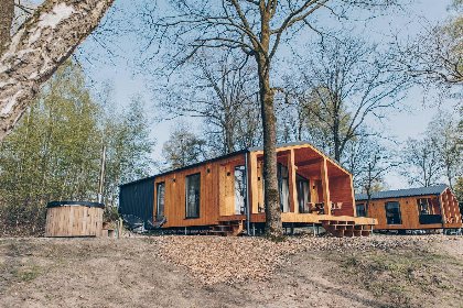 002 Hill Side Scandi met hottub | 5 pers